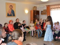 Праздничный концерт состоялся в воскресной школе при храме сщмч. Серафима, митрополита Петроградского (Чичагова)